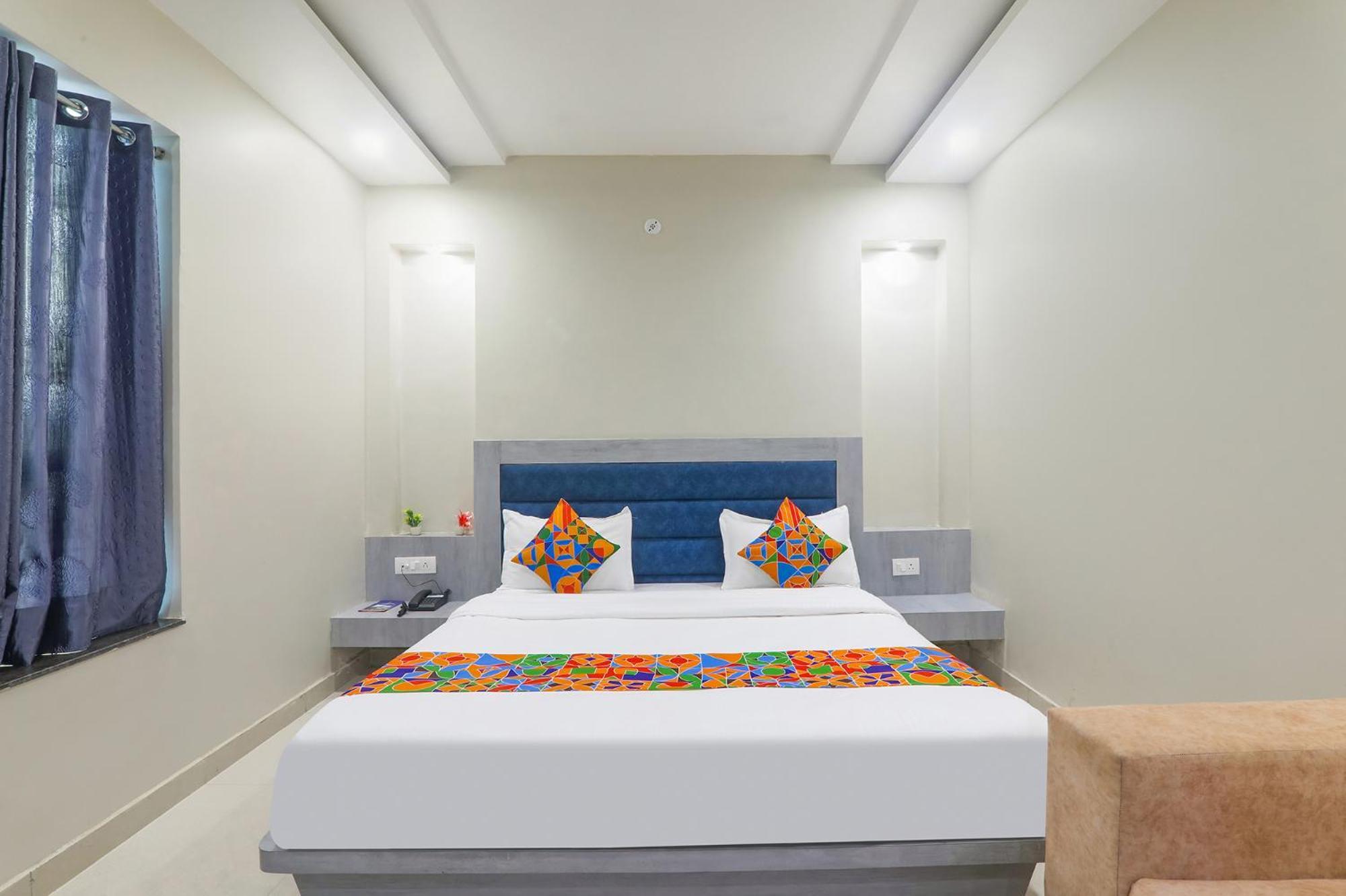 Hotel Fabexpress Grand I