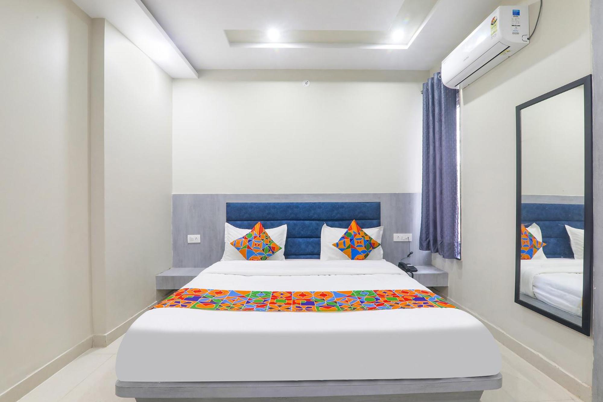 Hotel Fabexpress Grand I