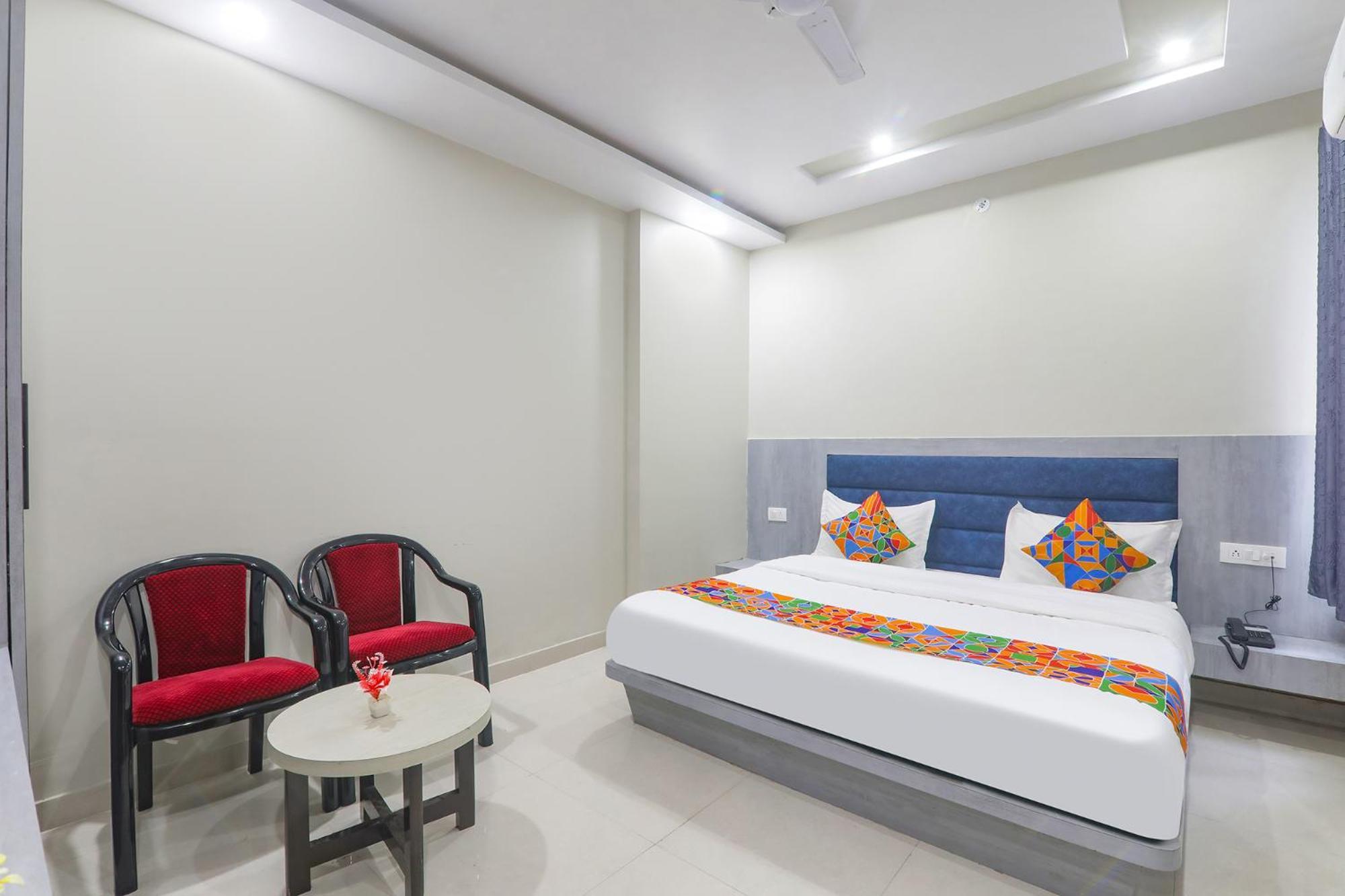 Hotel Fabexpress Grand I